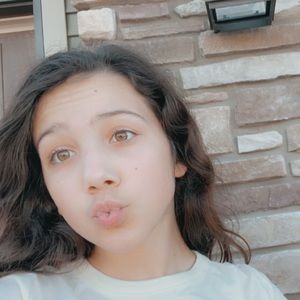 Meet your Posher, Isabel